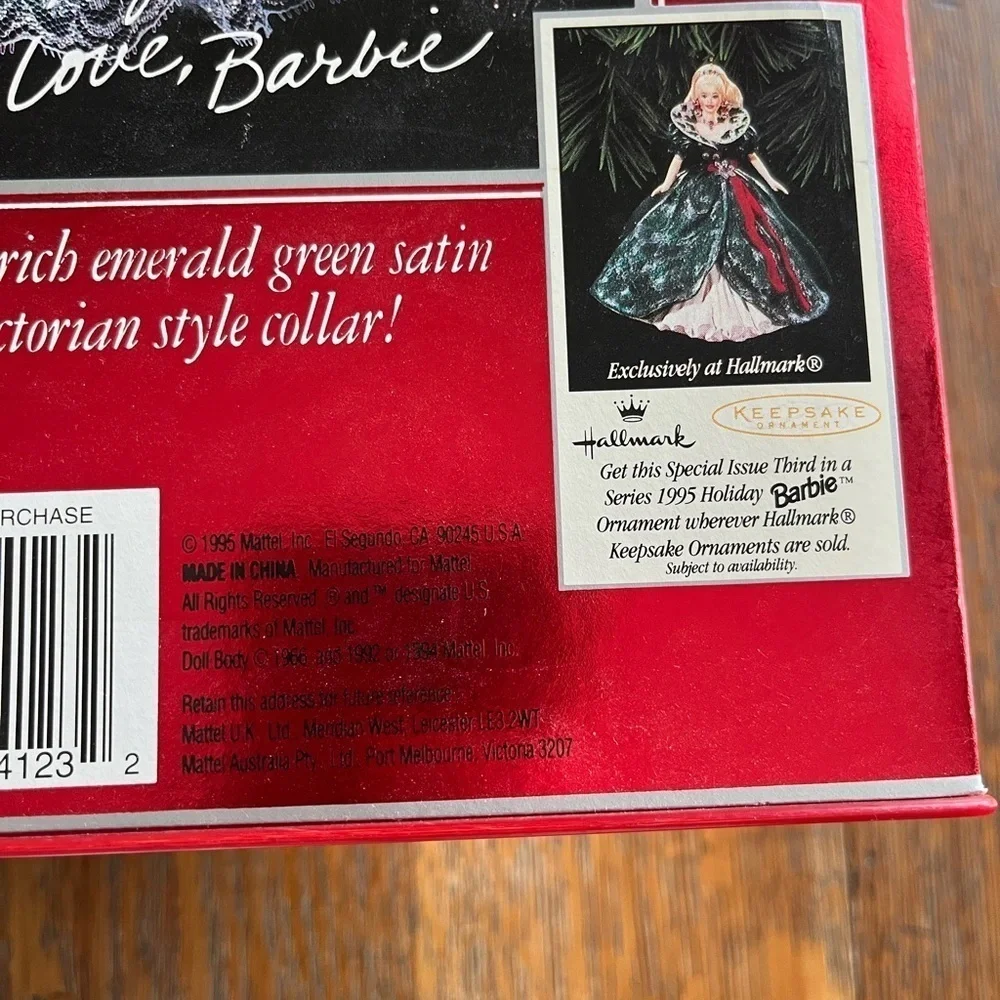 NIB Barbie Special Edition Holiday Doll 1995 Green Ballgown